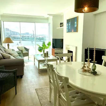 Westside Met Zicht Op Zee En Het Rubensplein. Ligging! Lägenhet *