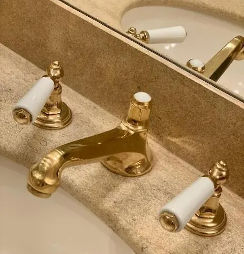 Westside Met Zicht Op Zee En Het Rubensplein. Ligging! דירה