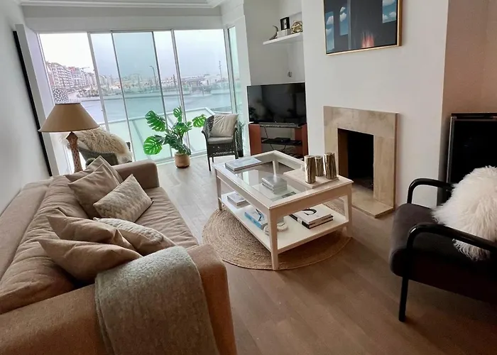 Westside Met Zicht Op Zee En Het Rubensplein. Ligging! דירה