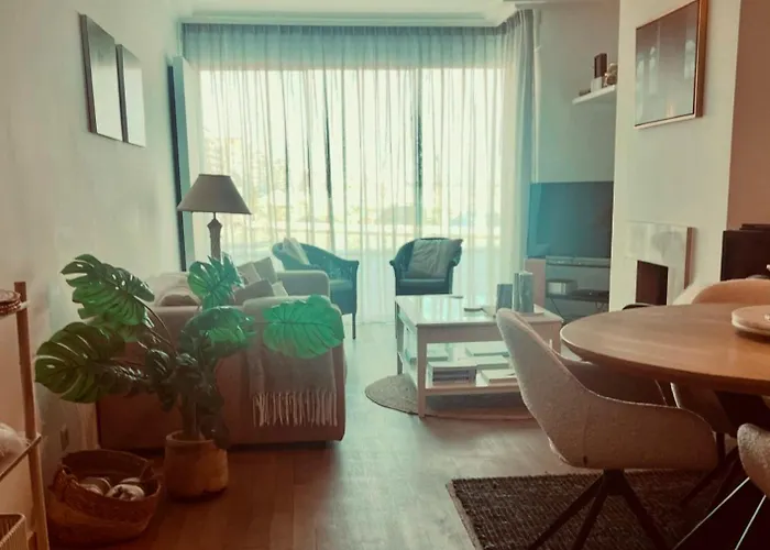 Westside Met Zicht Op Zee En Het Rubensplein. Ligging! דירה